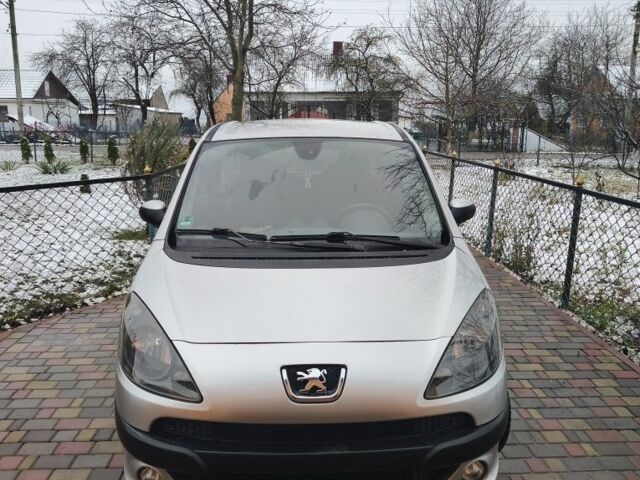 Серый Пежо 1007, объемом двигателя 1.6 л и пробегом 140 тыс. км за 4700 $, фото 6 на Automoto.ua