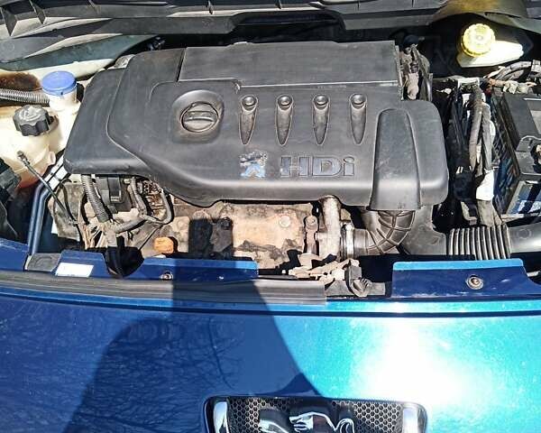 Синий Пежо 1007, объемом двигателя 1.4 л и пробегом 225 тыс. км за 3700 $, фото 8 на Automoto.ua