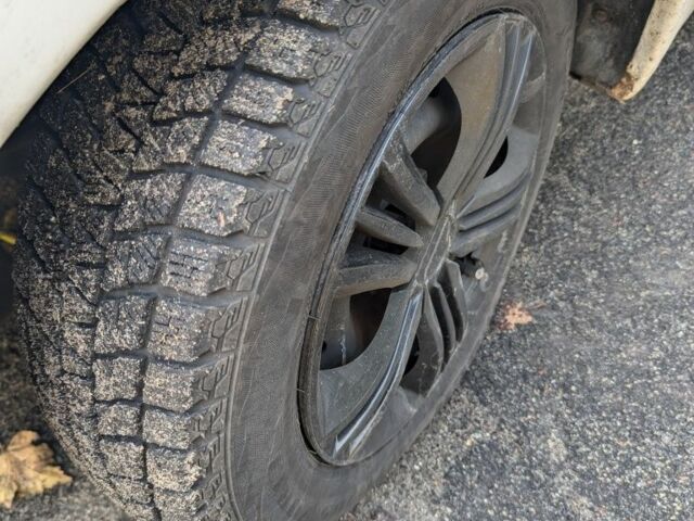 Белый Пежо 106, объемом двигателя 1 л и пробегом 290 тыс. км за 1350 $, фото 7 на Automoto.ua