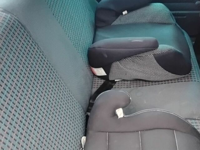 Зелений Пежо 106, об'ємом двигуна 1.1 л та пробігом 317 тис. км за 1200 $, фото 6 на Automoto.ua