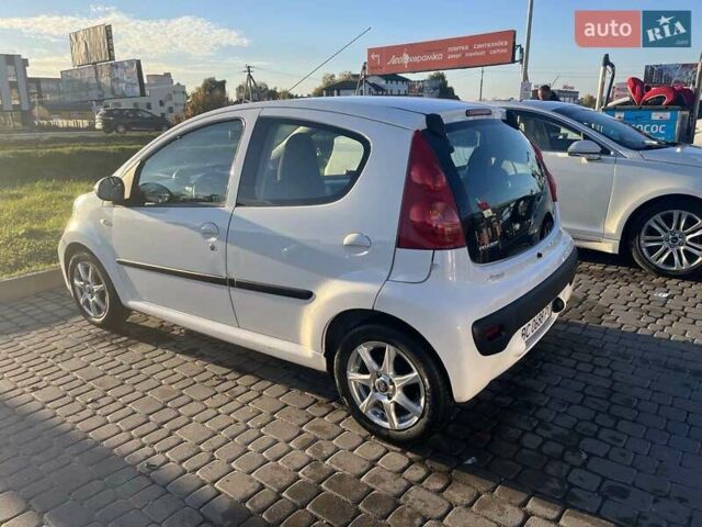 Белый Пежо 107, объемом двигателя 1 л и пробегом 71 тыс. км за 5600 $, фото 1 на Automoto.ua