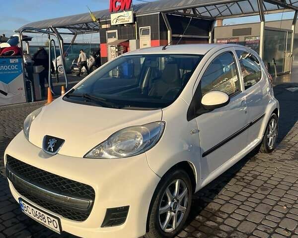 Белый Пежо 107, объемом двигателя 1 л и пробегом 71 тыс. км за 5600 $, фото 7 на Automoto.ua
