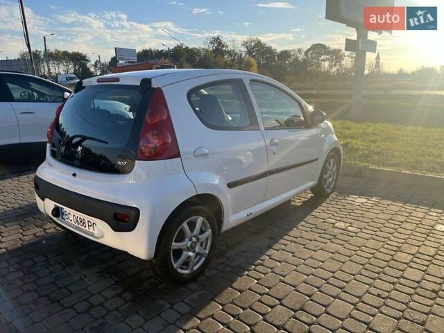 Белый Пежо 107, объемом двигателя 1 л и пробегом 71 тыс. км за 5600 $, фото 4 на Automoto.ua
