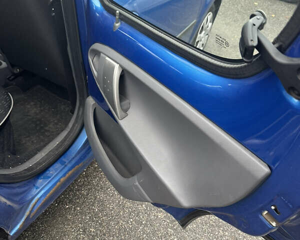 Белый Пежо 107, объемом двигателя 1 л и пробегом 170 тыс. км за 3499 $, фото 9 на Automoto.ua