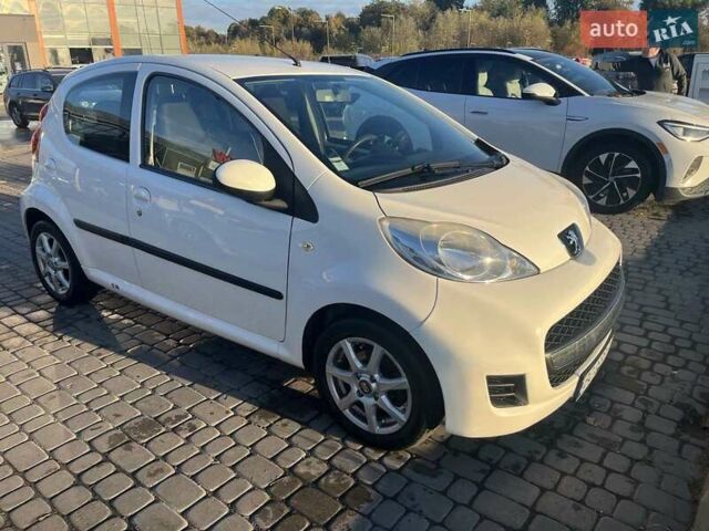 Белый Пежо 107, объемом двигателя 1 л и пробегом 71 тыс. км за 5600 $, фото 3 на Automoto.ua