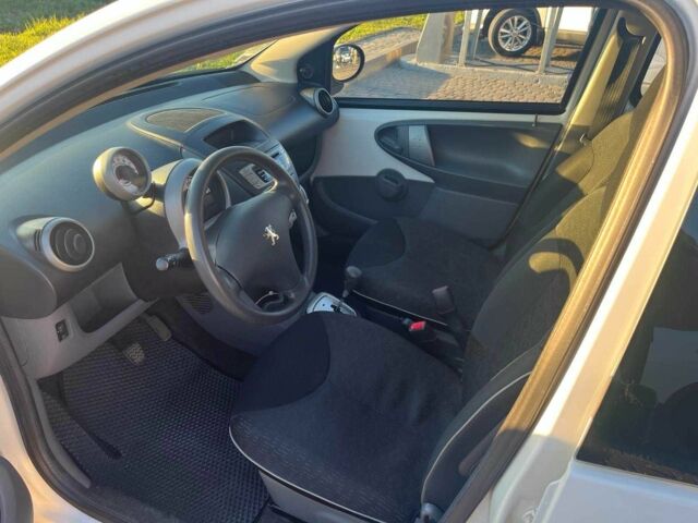 Белый Пежо 107, объемом двигателя 1 л и пробегом 71 тыс. км за 5600 $, фото 9 на Automoto.ua