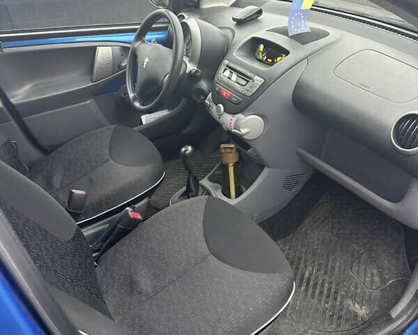 Белый Пежо 107, объемом двигателя 1 л и пробегом 170 тыс. км за 3499 $, фото 7 на Automoto.ua