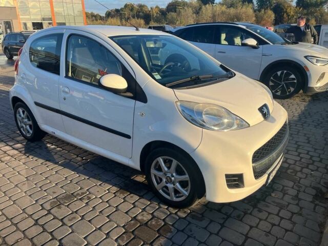 Белый Пежо 107, объемом двигателя 1 л и пробегом 71 тыс. км за 5600 $, фото 5 на Automoto.ua