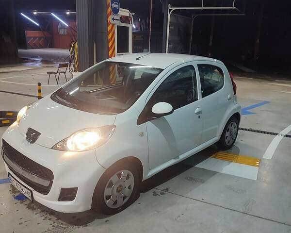 Белый Пежо 107, объемом двигателя 1 л и пробегом 180 тыс. км за 3700 $, фото 8 на Automoto.ua