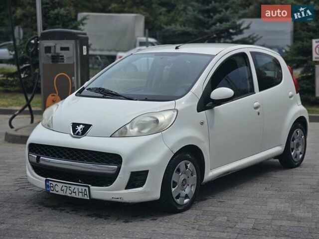 Белый Пежо 107, объемом двигателя 1 л и пробегом 160 тыс. км за 3300 $, фото 7 на Automoto.ua