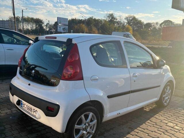 Белый Пежо 107, объемом двигателя 1 л и пробегом 71 тыс. км за 5600 $, фото 7 на Automoto.ua