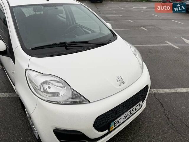 Білий Пежо 107, об'ємом двигуна 1 л та пробігом 65 тис. км за 6500 $, фото 4 на Automoto.ua