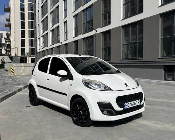 Белый Пежо 107, объемом двигателя 1 л и пробегом 103 тыс. км за 6499 $, фото 3 на Automoto.ua