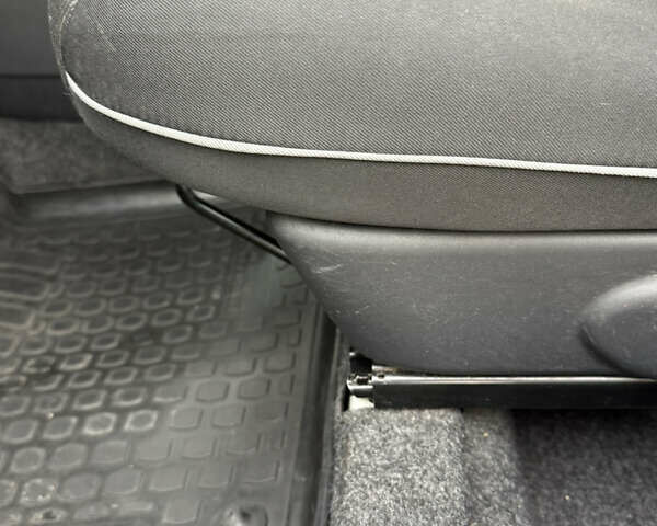 Белый Пежо 107, объемом двигателя 0.99 л и пробегом 220 тыс. км за 4900 $, фото 42 на Automoto.ua