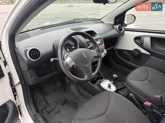 Білий Пежо 107, об'ємом двигуна 1 л та пробігом 65 тис. км за 6500 $, фото 36 на Automoto.ua