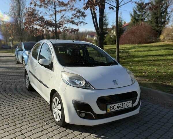 Білий Пежо 107, об'ємом двигуна 1 л та пробігом 64 тис. км за 5500 $, фото 2 на Automoto.ua