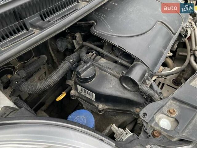 Белый Пежо 107, объемом двигателя 1 л и пробегом 214 тыс. км за 4200 $, фото 25 на Automoto.ua