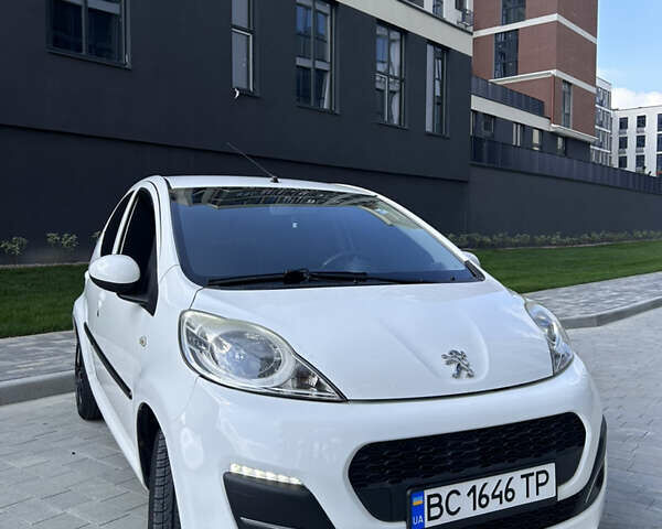 Белый Пежо 107, объемом двигателя 1 л и пробегом 103 тыс. км за 6499 $, фото 5 на Automoto.ua