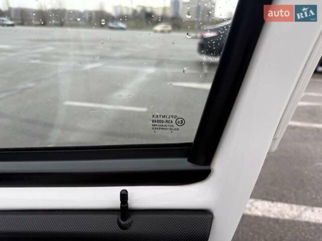 Білий Пежо 107, об'ємом двигуна 1 л та пробігом 65 тис. км за 6500 $, фото 30 на Automoto.ua
