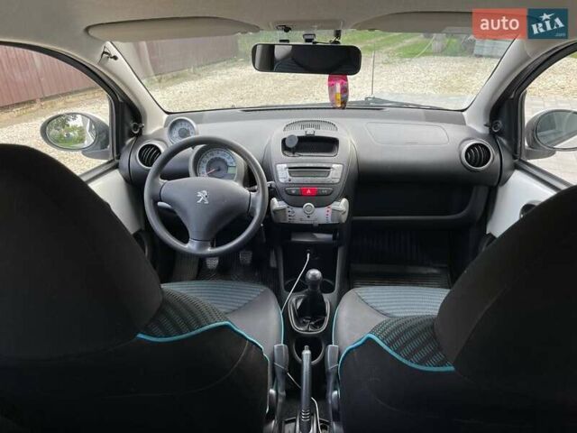 Белый Пежо 107, объемом двигателя 1 л и пробегом 214 тыс. км за 4200 $, фото 19 на Automoto.ua