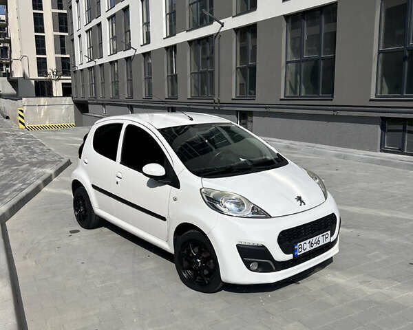 Белый Пежо 107, объемом двигателя 1 л и пробегом 103 тыс. км за 6499 $, фото 4 на Automoto.ua