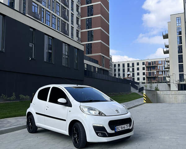 Белый Пежо 107, объемом двигателя 1 л и пробегом 103 тыс. км за 6499 $, фото 11 на Automoto.ua