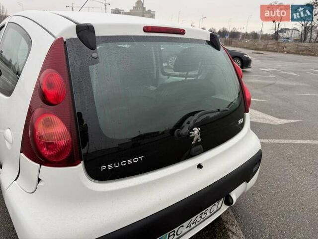 Білий Пежо 107, об'ємом двигуна 1 л та пробігом 65 тис. км за 6500 $, фото 12 на Automoto.ua
