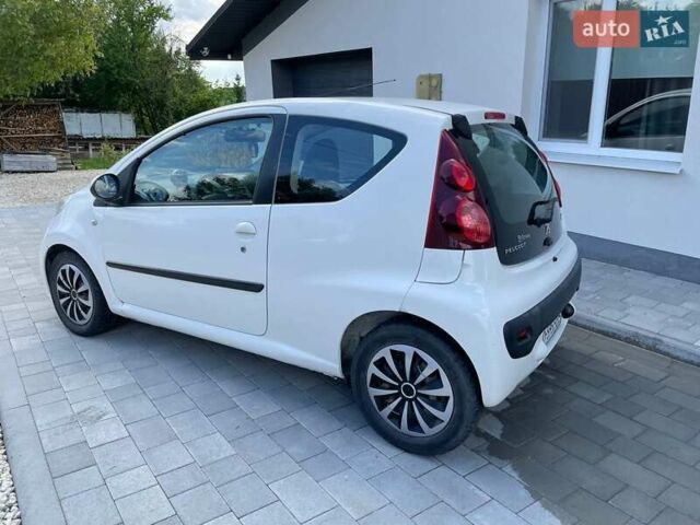 Белый Пежо 107, объемом двигателя 1 л и пробегом 214 тыс. км за 4200 $, фото 6 на Automoto.ua