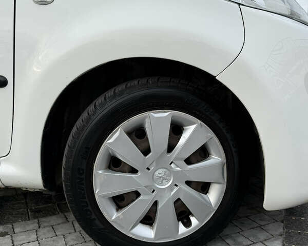 Белый Пежо 107, объемом двигателя 0.99 л и пробегом 220 тыс. км за 4900 $, фото 26 на Automoto.ua