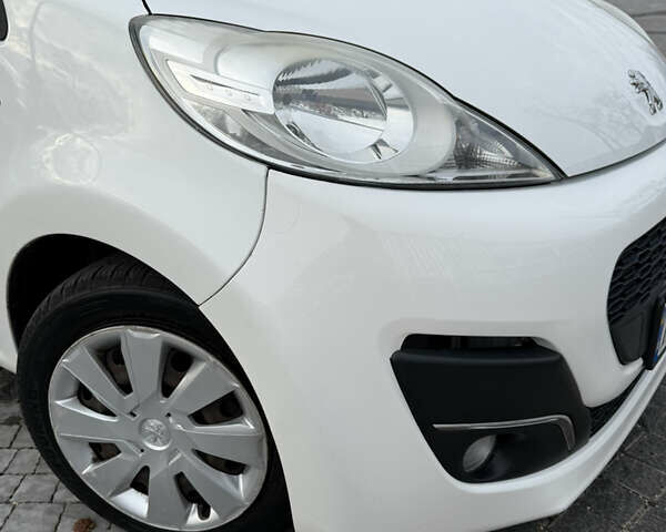 Белый Пежо 107, объемом двигателя 0.99 л и пробегом 220 тыс. км за 4900 $, фото 27 на Automoto.ua