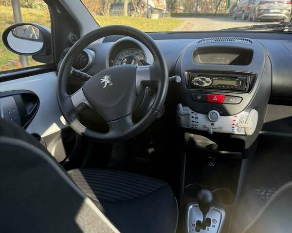 Білий Пежо 107, об'ємом двигуна 1 л та пробігом 64 тис. км за 5500 $, фото 18 на Automoto.ua