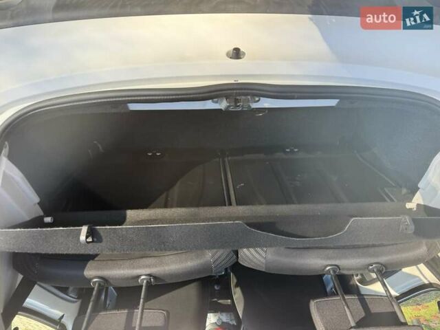 Білий Пежо 107, об'ємом двигуна 1 л та пробігом 64 тис. км за 5500 $, фото 13 на Automoto.ua