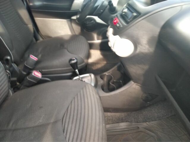 Белый Пежо 107, объемом двигателя 1 л и пробегом 111 тыс. км за 6117 $, фото 9 на Automoto.ua