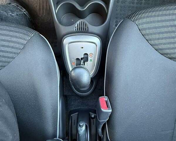 Білий Пежо 107, об'ємом двигуна 1 л та пробігом 64 тис. км за 5500 $, фото 19 на Automoto.ua