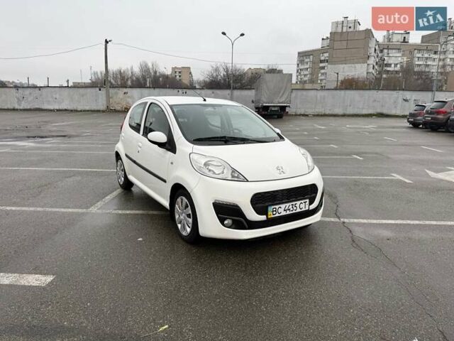 Білий Пежо 107, об'ємом двигуна 1 л та пробігом 65 тис. км за 6500 $, фото 1 на Automoto.ua