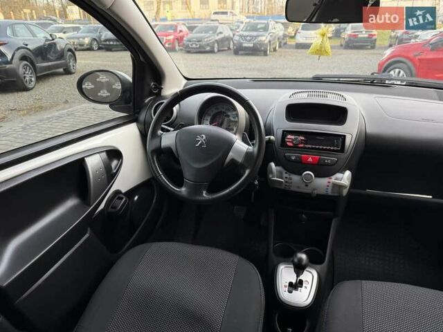 Белый Пежо 107, объемом двигателя 1 л и пробегом 82 тыс. км за 5999 $, фото 50 на Automoto.ua