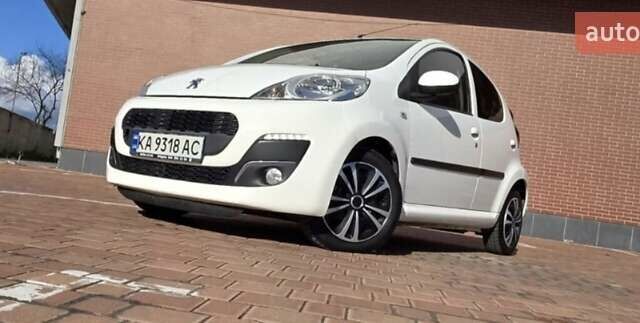 Белый Пежо 107, объемом двигателя 1 л и пробегом 145 тыс. км за 6900 $, фото 11 на Automoto.ua