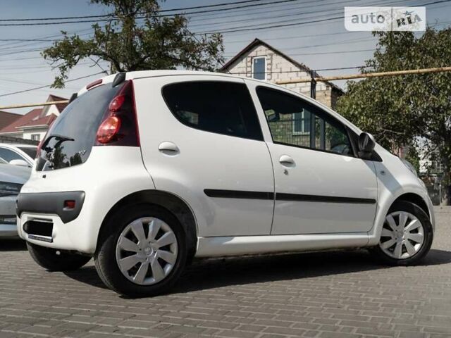 Белый Пежо 107, объемом двигателя 1 л и пробегом 77 тыс. км за 5600 $, фото 7 на Automoto.ua