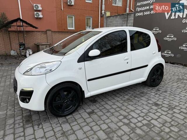 Белый Пежо 107, объемом двигателя 1 л и пробегом 82 тыс. км за 5999 $, фото 23 на Automoto.ua