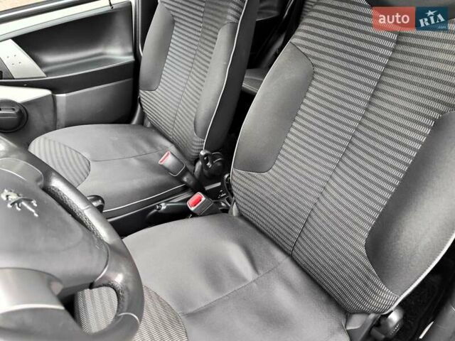 Білий Пежо 107, об'ємом двигуна 1 л та пробігом 117 тис. км за 4990 $, фото 33 на Automoto.ua