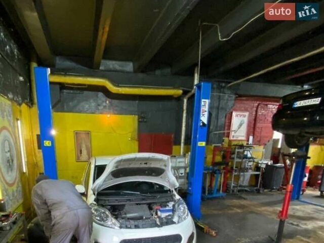 Белый Пежо 107, объемом двигателя 1 л и пробегом 90 тыс. км за 6500 $, фото 3 на Automoto.ua