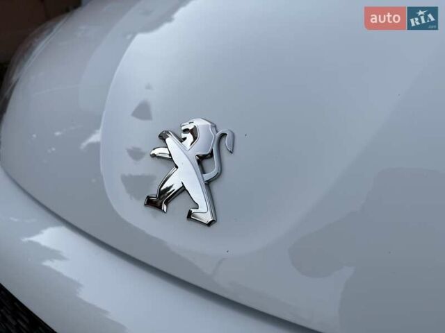 Белый Пежо 107, объемом двигателя 1 л и пробегом 82 тыс. км за 5999 $, фото 26 на Automoto.ua