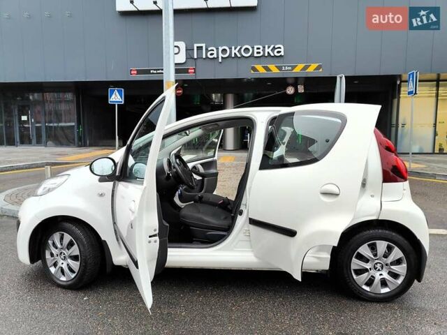 Білий Пежо 107, об'ємом двигуна 1 л та пробігом 117 тис. км за 4990 $, фото 9 на Automoto.ua