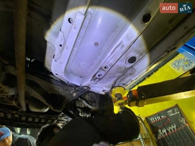 Белый Пежо 107, объемом двигателя 1 л и пробегом 90 тыс. км за 6500 $, фото 1 на Automoto.ua