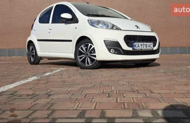 Белый Пежо 107, объемом двигателя 1 л и пробегом 145 тыс. км за 6900 $, фото 1 на Automoto.ua
