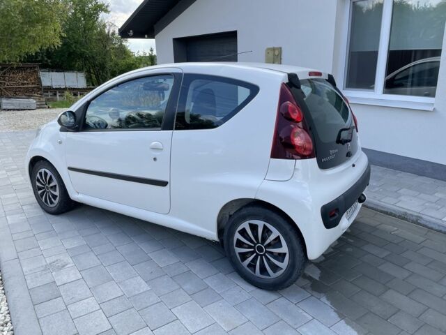 Белый Пежо 107, объемом двигателя 1 л и пробегом 214 тыс. км за 4900 $, фото 12 на Automoto.ua