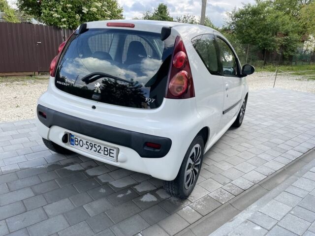 Белый Пежо 107, объемом двигателя 1 л и пробегом 214 тыс. км за 4900 $, фото 13 на Automoto.ua