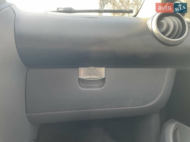 Черный Пежо 107, объемом двигателя 1 л и пробегом 148 тыс. км за 3999 $, фото 11 на Automoto.ua