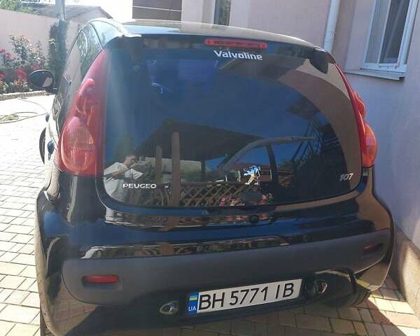 Черный Пежо 107, объемом двигателя 1 л и пробегом 120 тыс. км за 4500 $, фото 1 на Automoto.ua