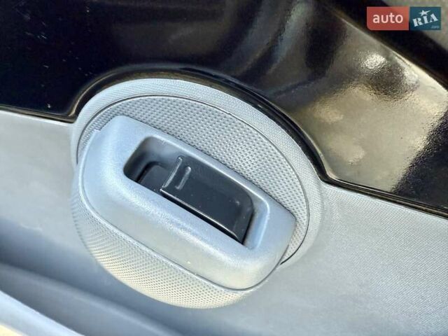 Пежо 107 2008 в Одессе на Automoto.ua Черный Пежо 107, объемом двигателя 1 л и пробегом 181 тыс. км за 3999 $, фото 35 на Automoto.ua